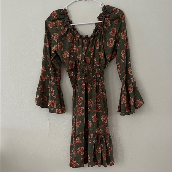 Floral Ruffle Sleeve Dress - Picture 3 of 5